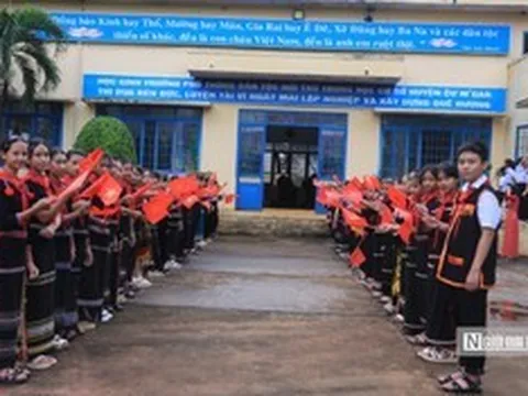 Đề xuất hỗ trợ 30 - 150% lương cơ sở với học sinh, sinh viên dân tộc thiểu số rất ít người