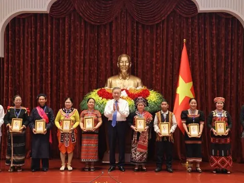 “Mã văn hóa” điều chỉnh hành vi xã hội, định hình căn tính con người Việt Nam trong thời kỳ mới