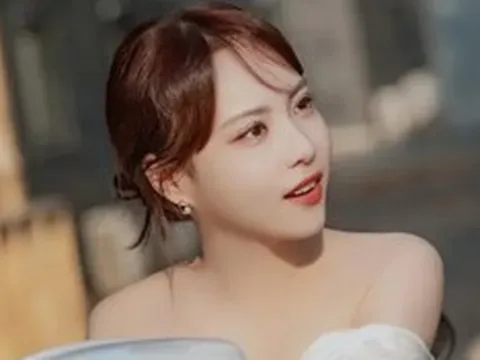 Cô dâu gây sốt mạng xã hội, đẹp như thiên thần lạc xuống trần gian