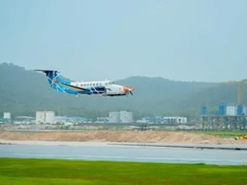 Chuyến bay đầu tiên cất cánh trên đường băng hoàn thành với tiến độ "chưa từng có"