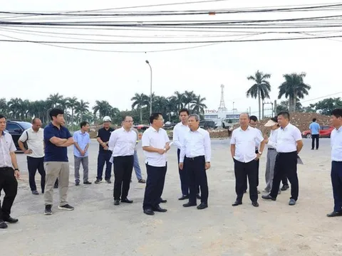 Chủ tịch Hà Nội: Không lấy lý do thời tiết để làm nguyên nhân kéo dài tiến độ