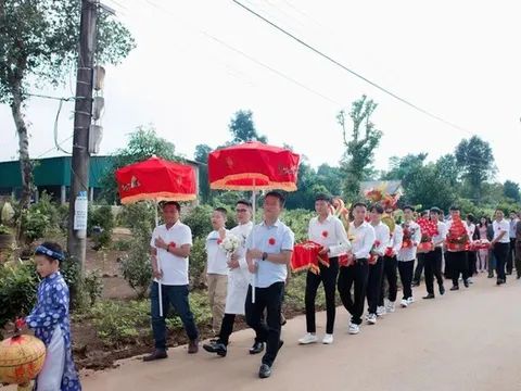 Những phong tục mới