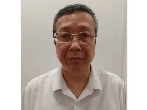 Bắt tạm giam Thứ trưởng Bộ Nông nghiệp và Môi trường Hoàng Trung