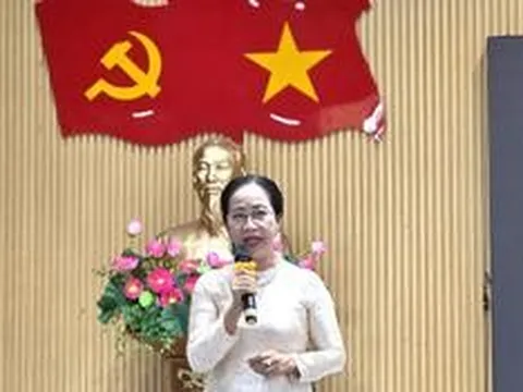Khi luật dân số không còn chỉ là chuyện sinh bao nhiêu con