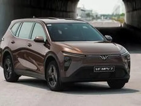 Một chiếc xe cho cả nhà: VF MPV 7 rộng cả 3 hàng ghế, chạy êm, nuôi xe nhàn