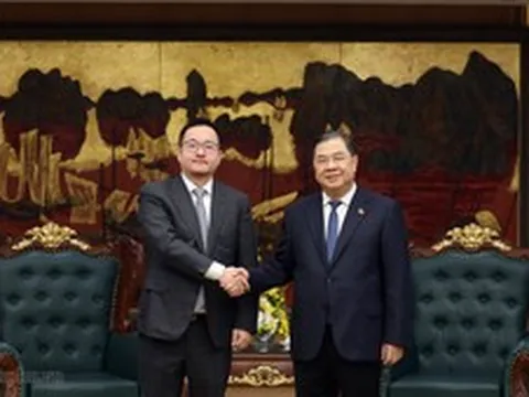 Phó Thủ tướng Thường trực tiếp Chủ tịch Tập đoàn Khoa học Kỹ thuật kim loại Yongjin (Trung Quốc)
