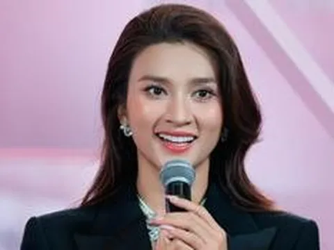 Nữ NSƯT đầu tiên của Việt Nam được đề cử gương mặt đẹp nhất thế giới, sắc vóc đẹp theo thời gian