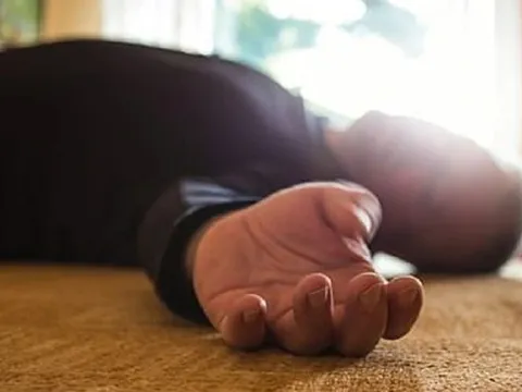 Người đàn ông 58 tuổi tử vong sau khi tắm, bác sĩ chỉ ra thói quen "cực độc" nhiều người mắc