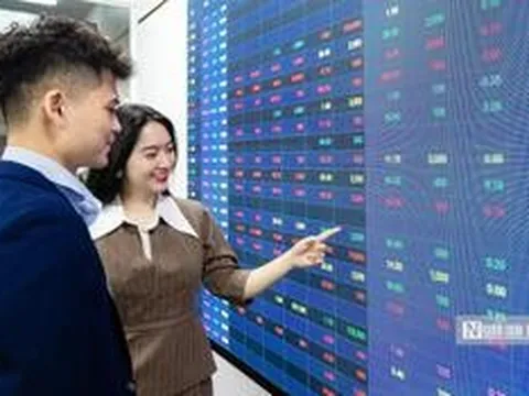 Thị trường đối mặt áp lực chốt lời, nên chờ nhịp điều chỉnh để giải ngân?