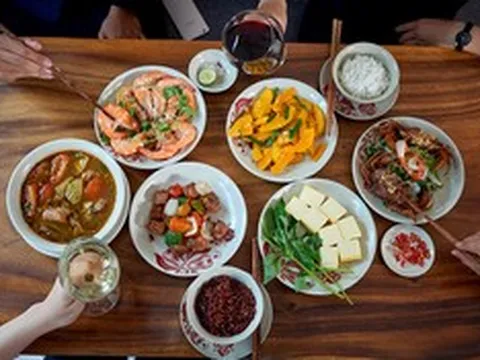 Chuyên gia chỉ ra "khung giờ vàng" để ăn trưa, tốt cho sức khỏe