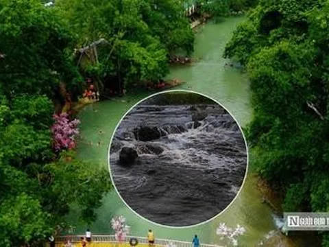 Vụ nước sông chuyển màu đen, hôi tanh 5km: Chính quyền đề nghị công an vào cuộc