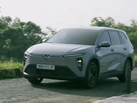 Đổi SUV máy dầu gắn bó 14 năm sang VinFast VF MPV 7, chủ xe chia sẻ: “Dùng nhẹ đầu, nuôi nhẹ gánh”