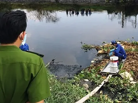 Điều tra vụ phát hiện bộ xương người quấn trong vải đỏ bên bờ sông Sài Gòn