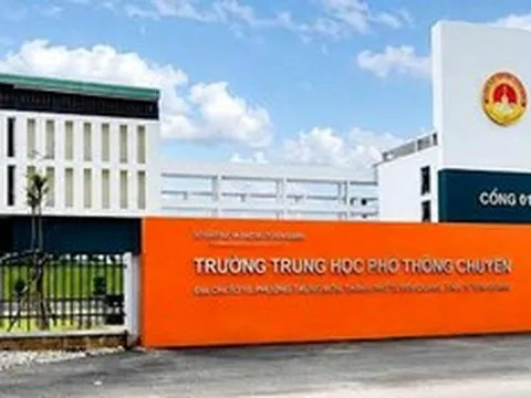 Sáng 5/8, Bộ GD-ĐT công bố phương án xử lý thí sinh tại điểm thi Trường THPT chuyên Tuyên Quang