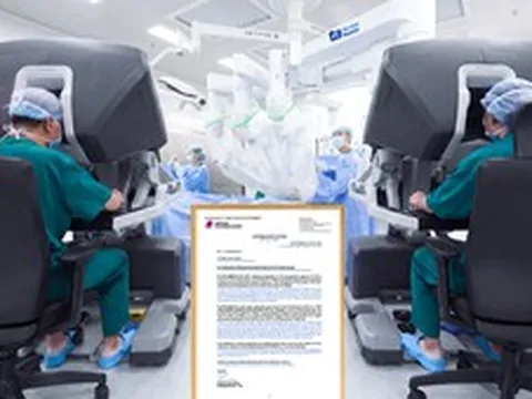 Việt Nam lần đầu phẫu thuật ung thư bằng hai 'siêu robot' của Mỹ cùng lúc