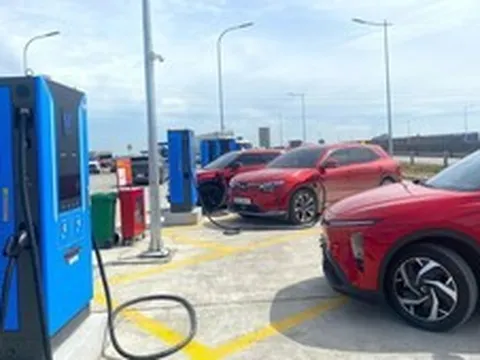 Nhiều trạm dừng nghỉ cao tốc chưa lắp hệ thống sạc điện