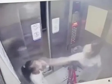 Văn hóa thang máy: Chuyện nhỏ, bài học không nhỏ