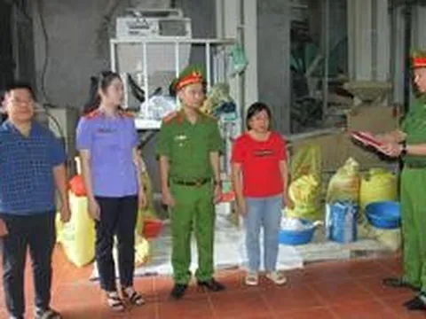 Khởi tố 2 đối tượng bán gạo giả "Séng Cù Mường Khương"