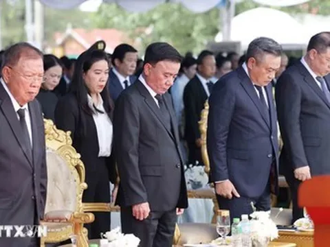 Thường trực Ban Bí thư Trần Cẩm Tú dự Lễ truy điệu Chủ tịch Quốc hội Lào Saysomphone Phomvihane