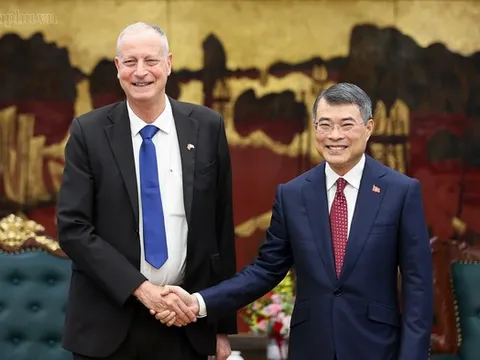 Thủ tướng Lê Minh Hưng tiếp Đại sứ Israel tại Việt Nam Yaron Mayer chào từ biệt