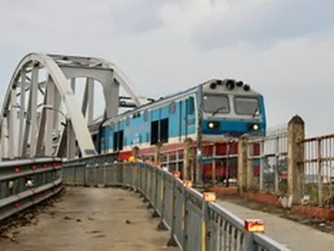 Cầu Ghềnh mở lại đường bộ sau gần nửa năm gián đoạn