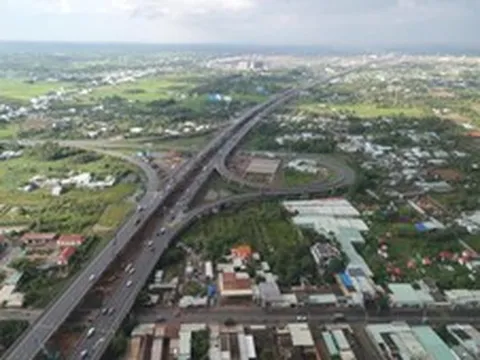 Nỗ lực hoàn thành 3 dự án cao tốc quan trọng khu vực phía Nam trong năm 2026
