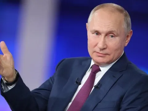 Cảnh báo cứng rắn của ông Putin liên quan tàu thương mại Nga