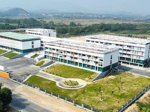 Đề Ngữ văn thi lại tại Trường THPT Chuyên Tuyên Quang
