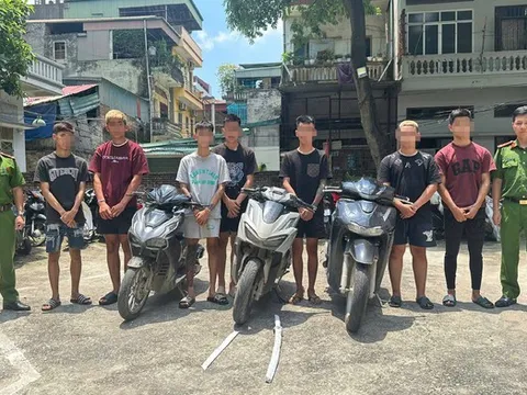 Khởi tố 7 thanh niên từ 17-19 tuổi, vô cớ chém trọng thương người đi đường