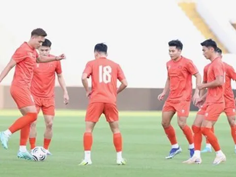 AFF Cup 2026: Tuyển Việt Nam tập trên mặt sân cỏ "lạ" ở Malaysia trước trận bán kết lượt đi
