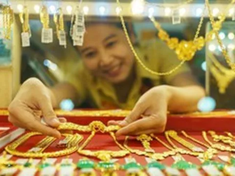 Giá vàng hôm nay (14/8): Rơi thẳng đứng