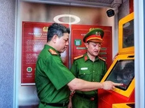 Ra mắt 'Trạm Cảnh sát thông minh' tại Hà Nội