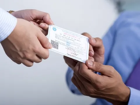 Có VNeID, còn cần mang thẻ BHYT giấy khi đi khám bệnh?
