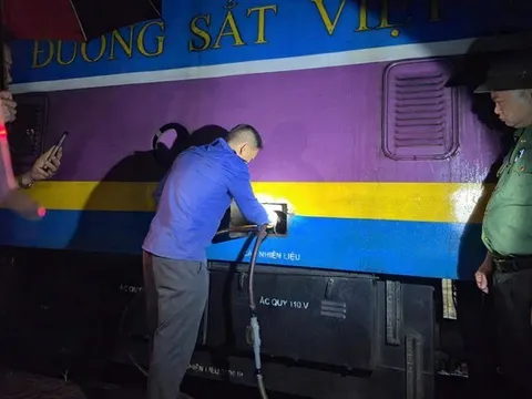 Triệt phá đường dây rút trộm dầu diezen ngành đường sắt, khởi tố 21 đối tượng