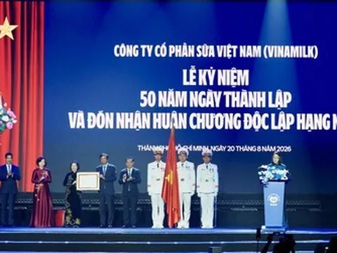 Vinamilk đón nhận Huân chương Độc lập hạng Nhất tại dấu mốc 50 năm