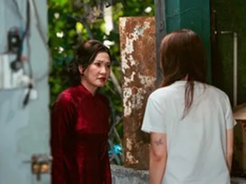 Chuyện gì khiến Phương Anh Đào bị nghệ sĩ Hồng Đào "tương tác vật lý"?