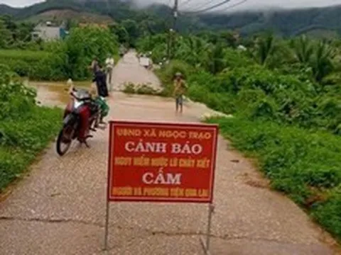 Lũ dâng cao, nhiều tuyến đường ở Thanh Hoá bị chia cắt