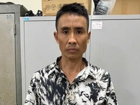 Người đàn ông đánh người giữa đường phố ở Hà Nội ra đầu thú