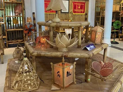 Làng nghề hơn 600 năm tuổi, lưu giữ sản phẩm mây tre đan truyền thống ở Cố đô Huế thu hút du khách