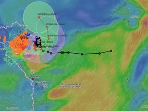 Bão số 4 giật cấp 11, cách Quảng Ninh và Hải Phòng 120km