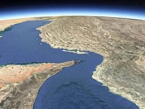 Ủy ban Quốc hội Iran thông qua quy định thu phí tàu thuyền qua eo biển Hormuz