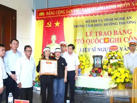 Xúc động lễ đón Bằng Tổ quốc ghi công của thân nhân liệt sĩ Nguyễn Văn Ba