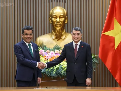 Thủ tướng Lê Minh Hưng tiếp Quốc vụ khanh Bộ Ngoại giao Ấn Độ