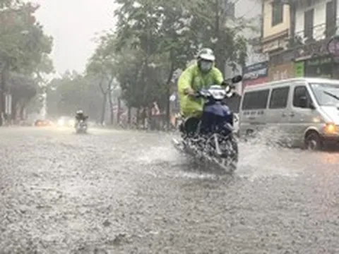 Miền Trung nắng nóng gần 40 độ, miền Bắc sắp đón mưa lớn