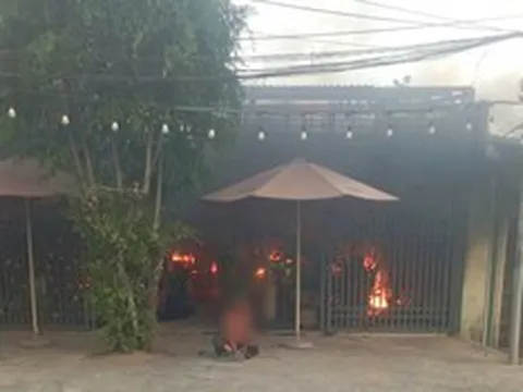 Người đàn ông đốt nhà, ôm chặt người phụ nữ giữa đám cháy để tự tử