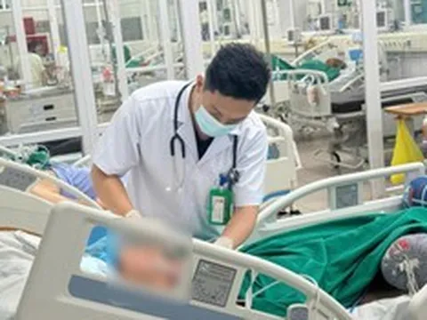 Người đàn ông 54 tuổi đột ngột mất ý thức sau sốt cao, đau đầu