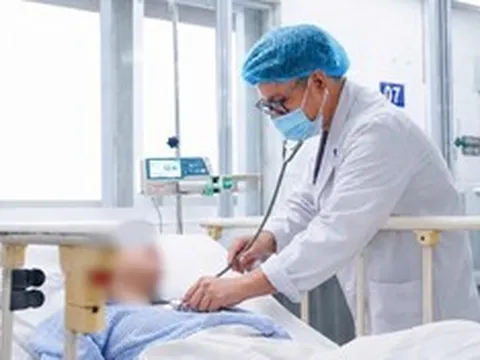 Sản phụ 23 tuổi nguy kịch vì mắc sốt xuất huyết, băng huyết và suy gan cấp