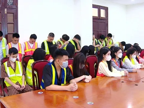 Phá đường dây mua bán, san chiết tinh dầu ma túy, giao dịch khoảng 100 tỷ đồng