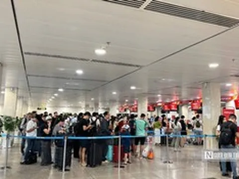 Ngày đầu nghỉ lễ 2/9, sân bay Tân Sơn Nhất đón gần 130.000 lượt khách