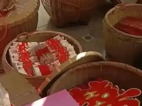 Chú rể mang giỏ tre chứa gần 900 triệu đồng đi hỏi vợ, nhà gái mở ra và cái kết bất ngờ